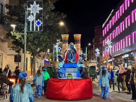 Imagen Los Reyes Magos estrenan carrozas en la Cabalgata de Binéfar