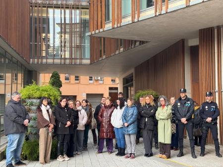 Imagen El Ayuntamiento de Binéfar guarda un minuto de silencio por las víctimas...