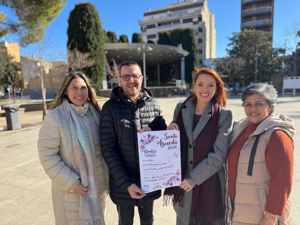 Imagen Binéfar celebra Santa Águeda con reparto de chocolate en la hoguera, comida, magia y música