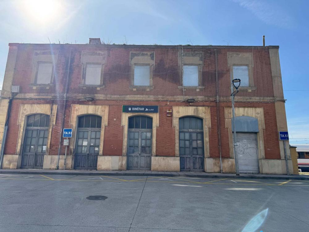 Imagen El Ayuntamiento de Binéfar aprueba una moción institucional para modernizar la estación de ferrocarril