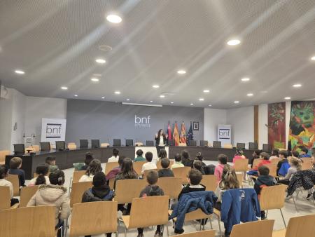 Imagen Alumnos del CEIP Víctor Mendoza conocen el Ayuntamiento