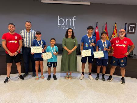 Imagen Recepción a los campeones de la Escuela Kickboxing y del Club de Tenis...