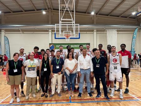 Imagen Binéfar vibra con el baloncesto en el choque de pretemporada entre...