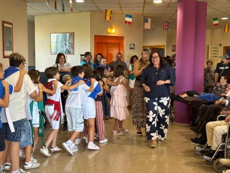Imagen Los mayores también disfrutan de las fiestas de Binéfar